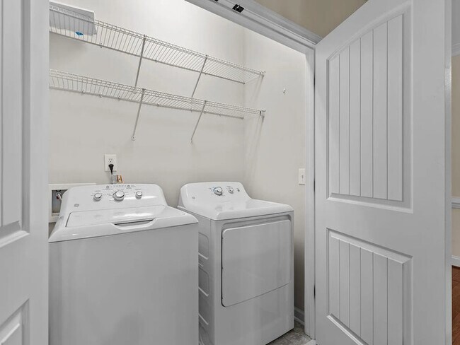 Building Photo - Earn Wealth While Leasing - Like a Homeown...