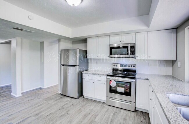 Building Photo - 5806 Evening Shadows Ln