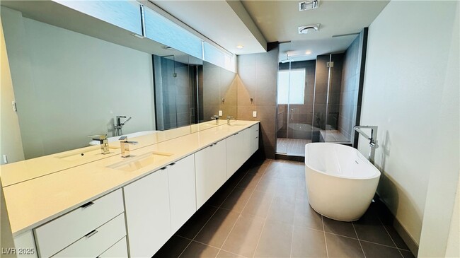 Building Photo - 26 Promenade Isle Ln