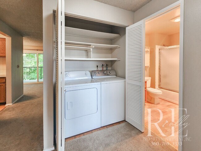 Building Photo - 50% OFF 1st Month's Rent! Upstairs Condo at The Narrows – Pool, Clubhouse & Woodland Views!