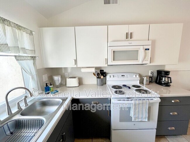 Building Photo - 2010 Lawrence Crossley Rd