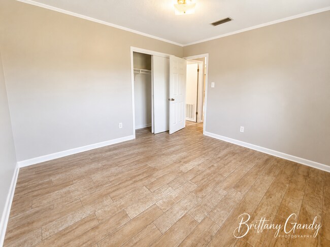 Building Photo - 5309 Daffodil Ave