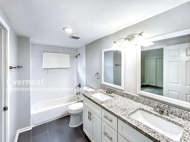 Building Photo - 1152 Wedgewood Dr NW