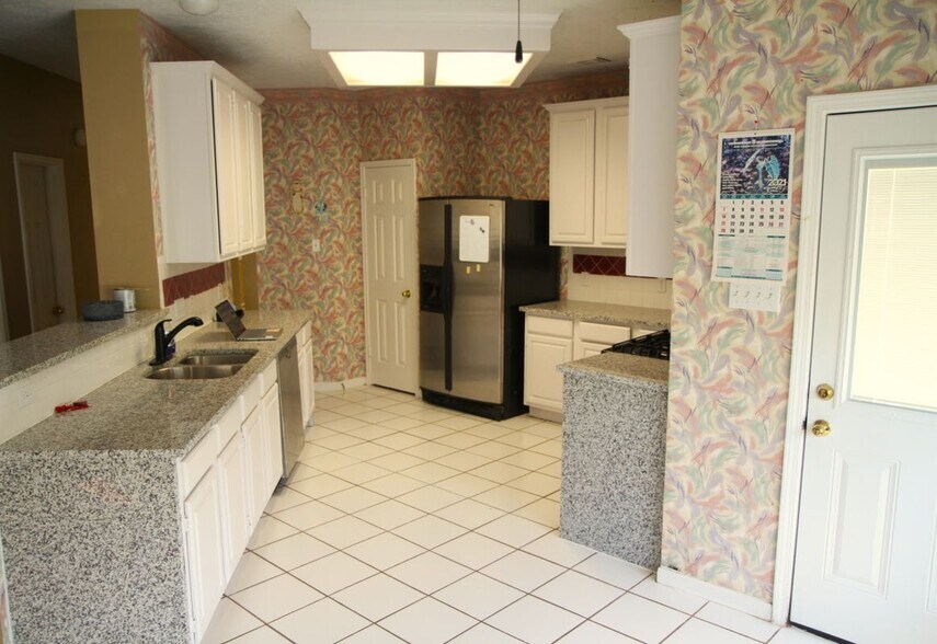 Building Photo - 1235 Deer Ridge Dr