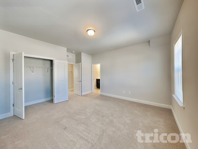 Building Photo - 165 Lynnridge Dr