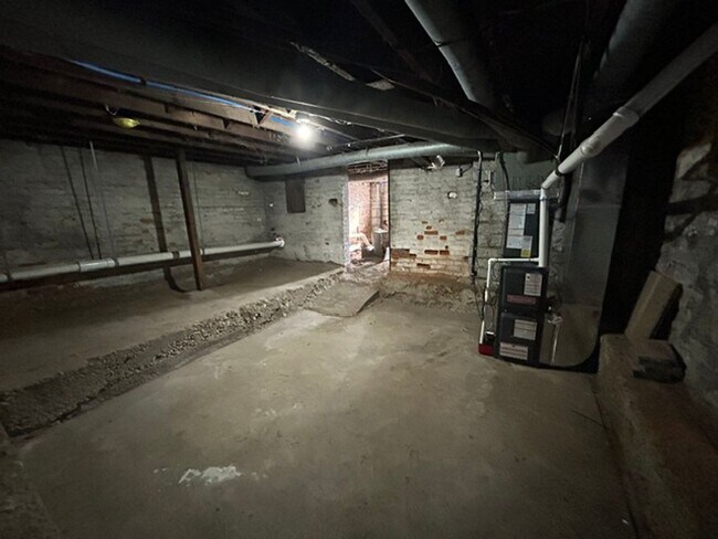Building Photo - 19-21 S. Van Lear St.