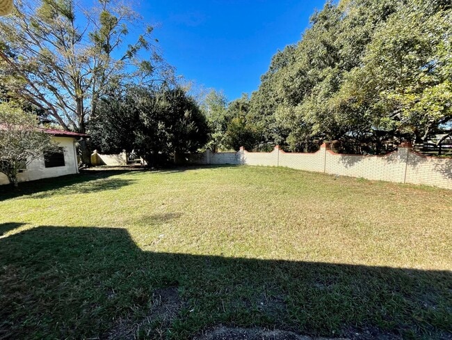 Building Photo - 6300 Creel Rd