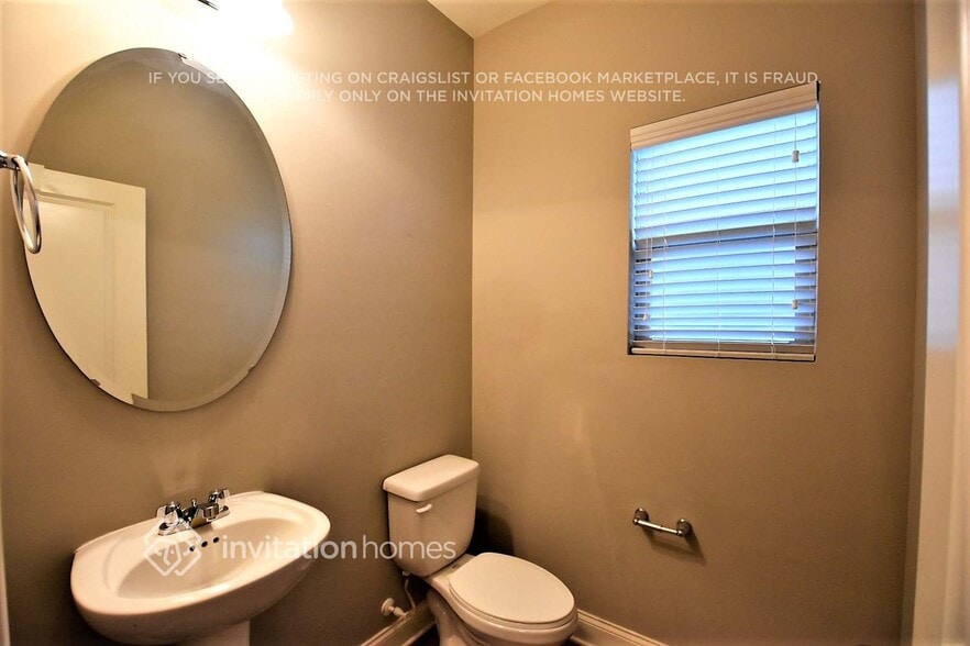 Building Photo - 5377 Roberta Crossing Dr