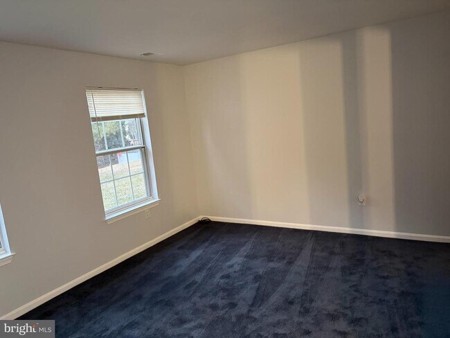 Building Photo - 424 Crisfield Dr