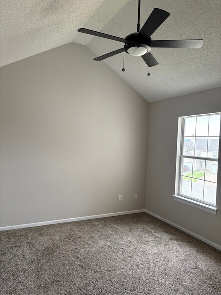 Master Bedroom - 1282 NW Phelps Ct