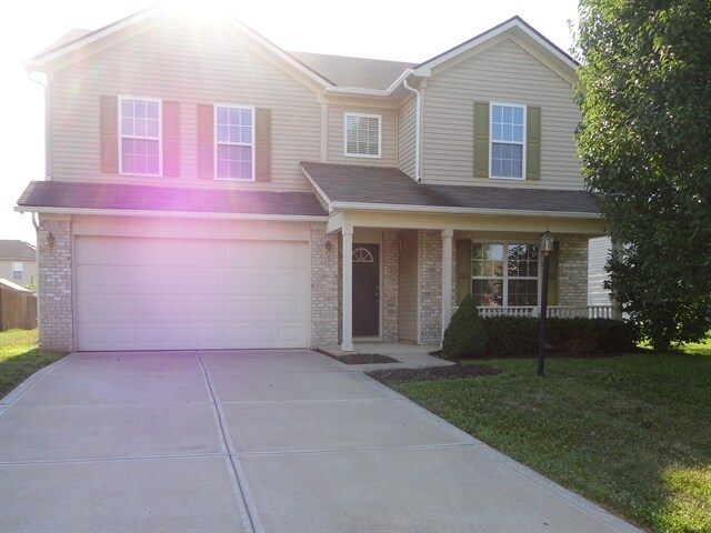 Building Photo - 16947 Tree Top Ct