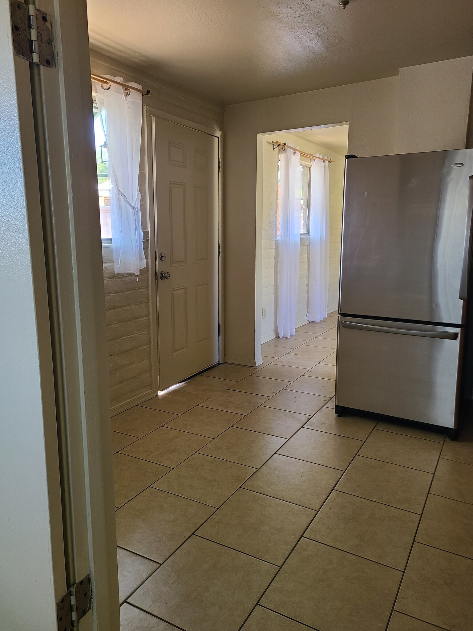 Building Photo - 244 N Westmoreland Ave