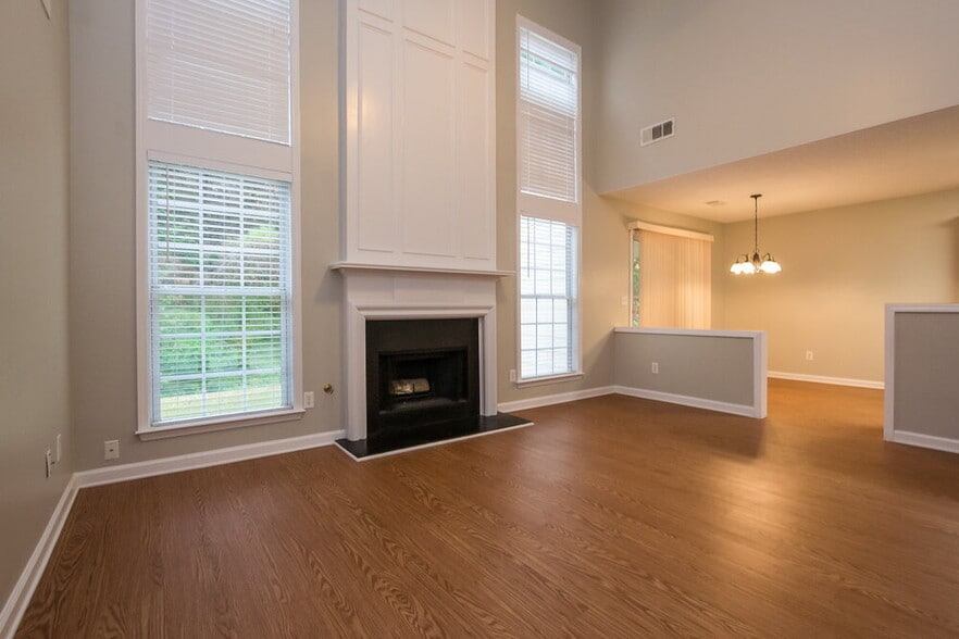 Building Photo - 4110 Glenaire Way NW