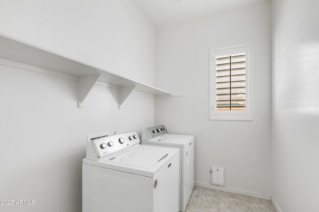 Building Photo - 20467 W Legend Trail