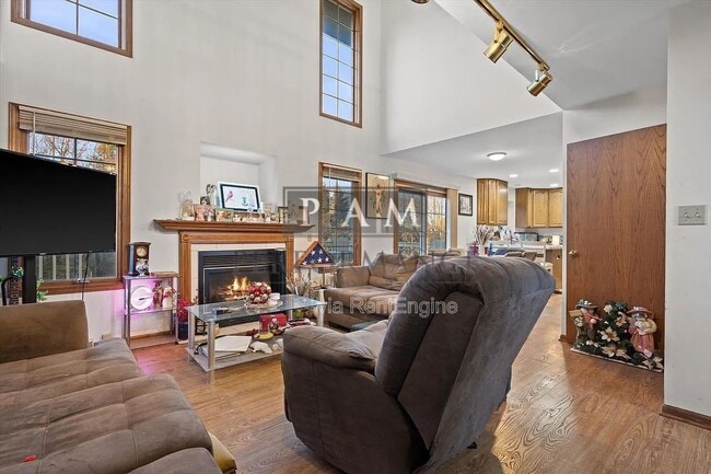 Building Photo - 3209 S Ridge Crest Ct