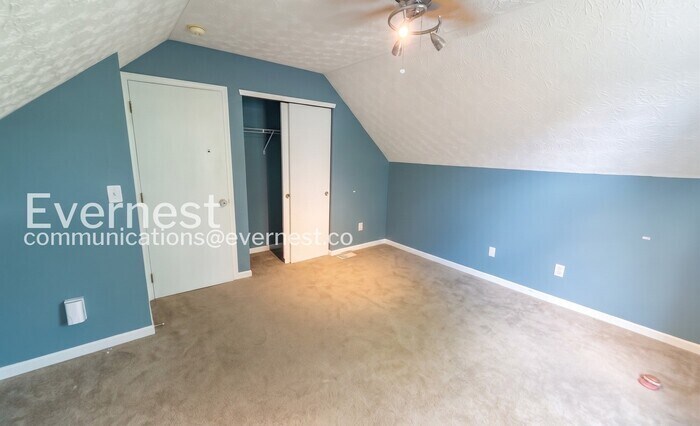 Building Photo - 4759 Perlman St