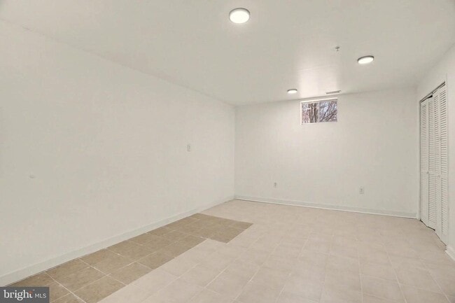 Building Photo - 14805 Strawberry Ln