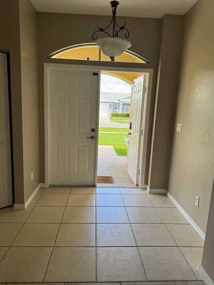 Building Photo - 286 Justene Cir