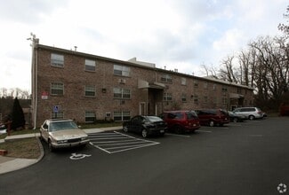 Building Photo - 16 Ivey Ln