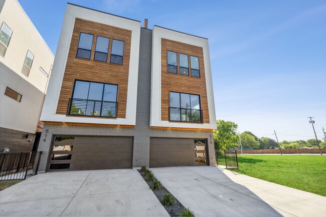 Primary Photo - 3 Story Townhome with Roof Top Deck