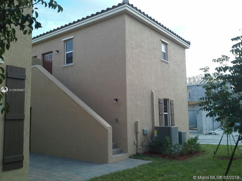 Building Photo - 9362 SW 171st Ave
