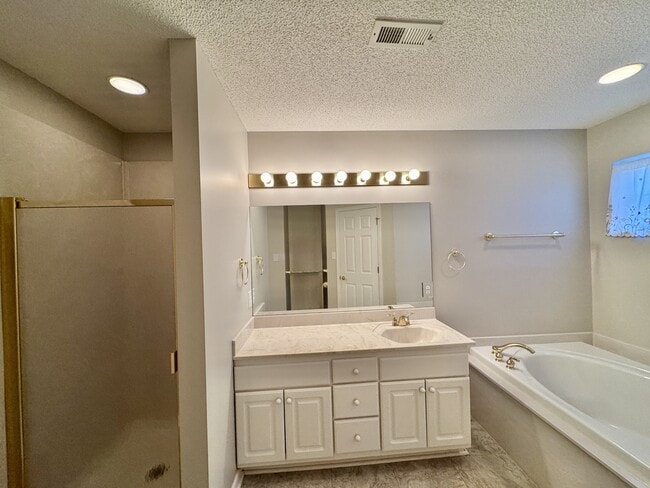 Building Photo - 159 Daleyuhski Way