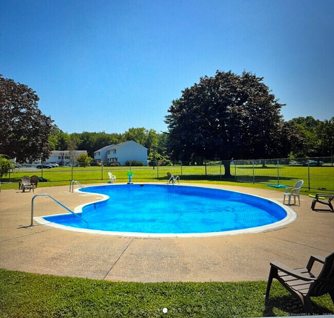 Building Photo - 16 Seymour Rd