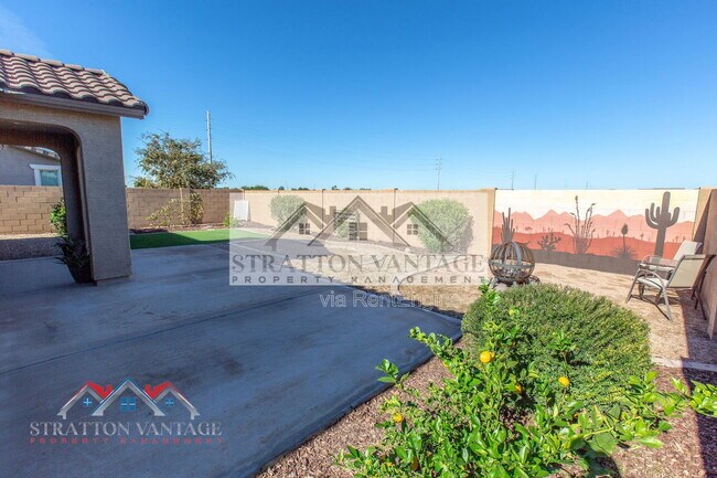 Building Photo - 22486 E Russet Rd