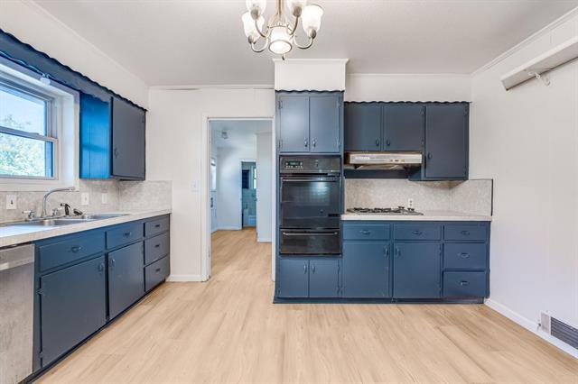 Building Photo - 921 Evans St