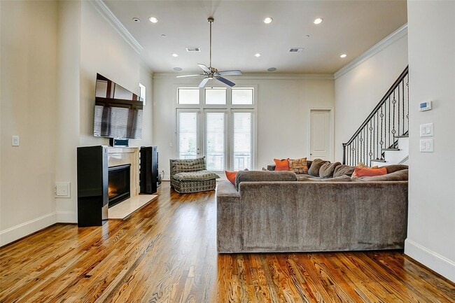 Building Photo - 9941 Woodwind Ln