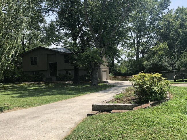 Building Photo - 11104 Concord Woods Dr