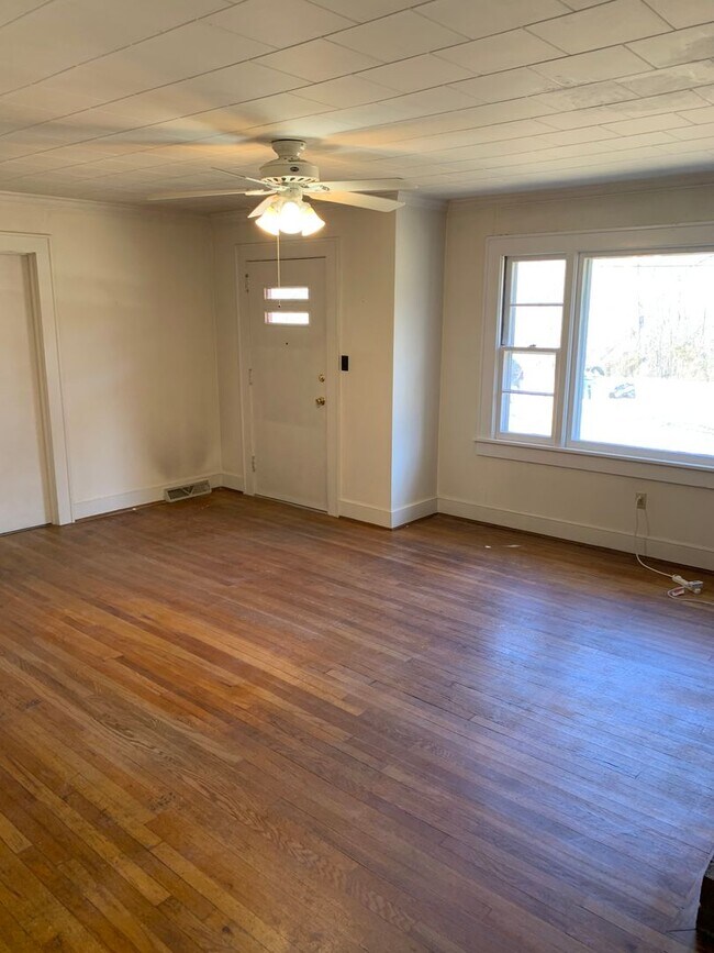 Building Photo - 3 bedroom Salisbury home