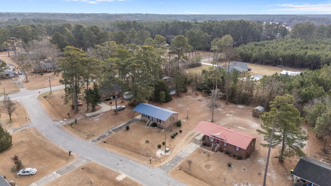 Building Photo - 904 Jennifer Ln