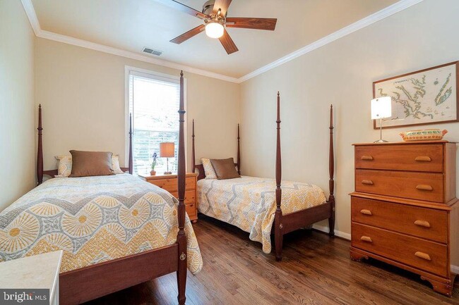 Building Photo - 4651 Longstreet Ln