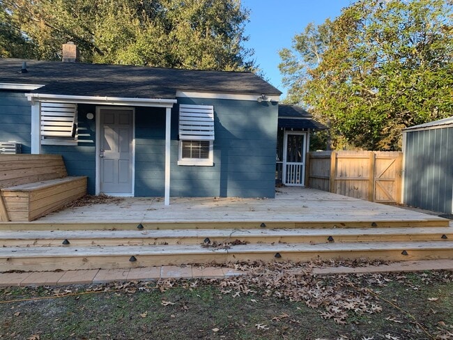 Building Photo - 2 Bedroom 2 Bath House on James Island - Charleston