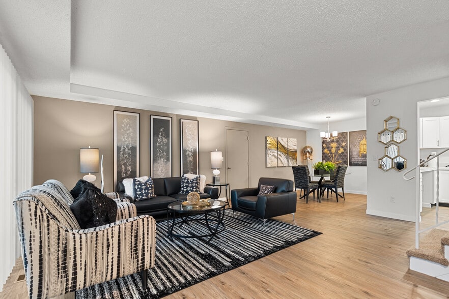 Building Photo - Saddlewood