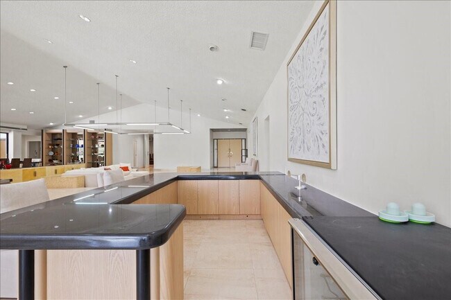 Building Photo - 5304 Woodlands Blvd