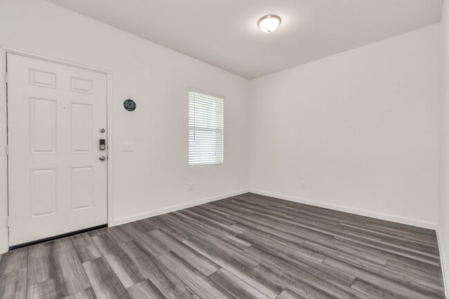 Building Photo - 7803 Carrotwood Ct