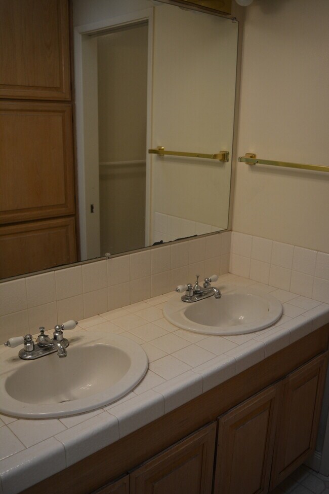 Building Photo - Single Family Home with Pool