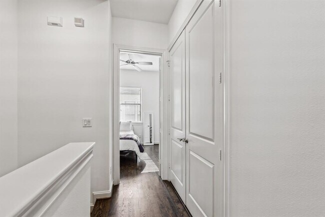 Building Photo - 1427 Shearn St