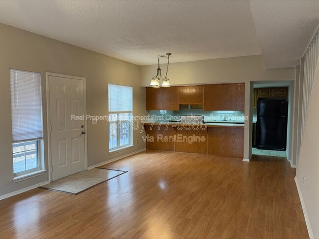 Building Photo - 3213 Cardinal Creek Cir