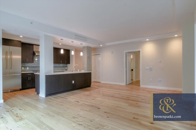 Building Photo - 1731 Powell St