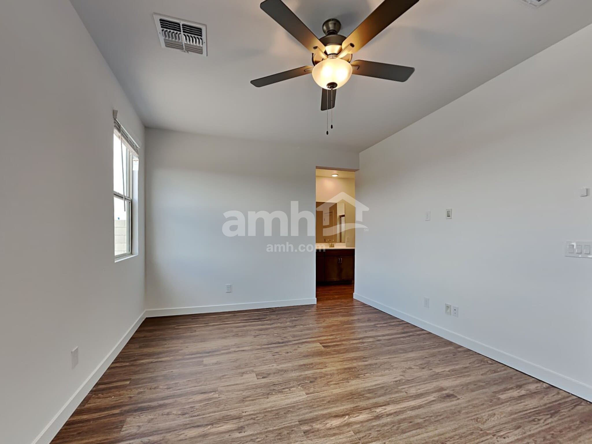 Building Photo - 4214 S 105th Dr