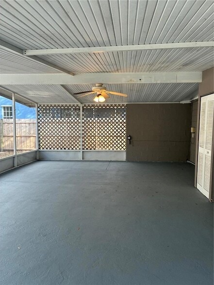 Building Photo - 6905 S Trask St