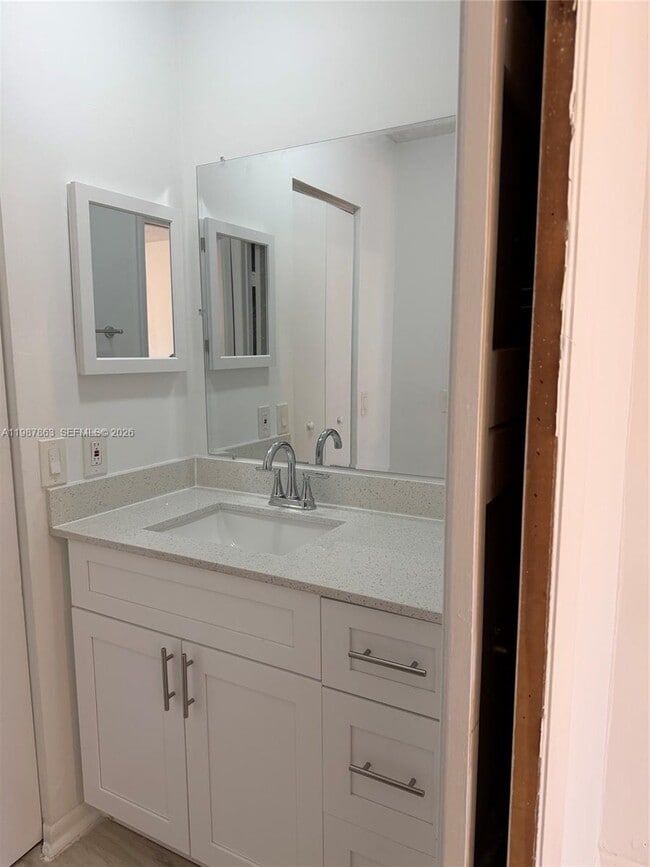 Building Photo - 1419 Yellowthroat St
