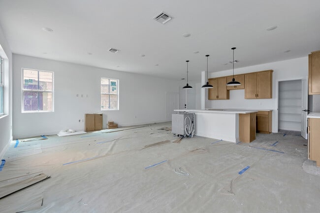 Building Photo - 181 SE Birch Ter