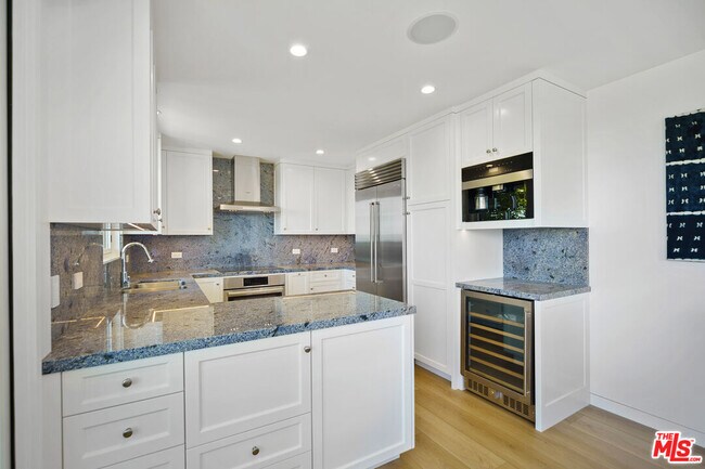 Building Photo - 6817 Seawatch Ln