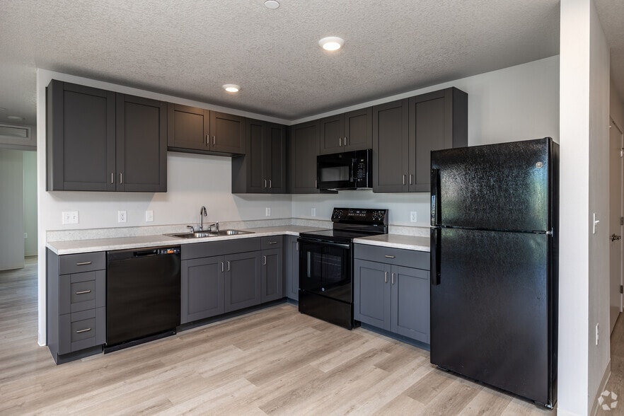 3BR, 2BA - 1,185SF - Kitchen - Union at Rivers Edge