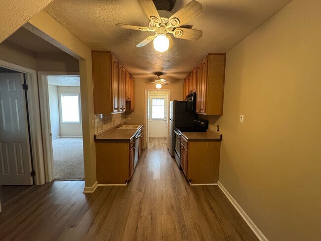 Building Photo - Myrtle Beach - 2 Bedroom / 2 Bathroom Town...
