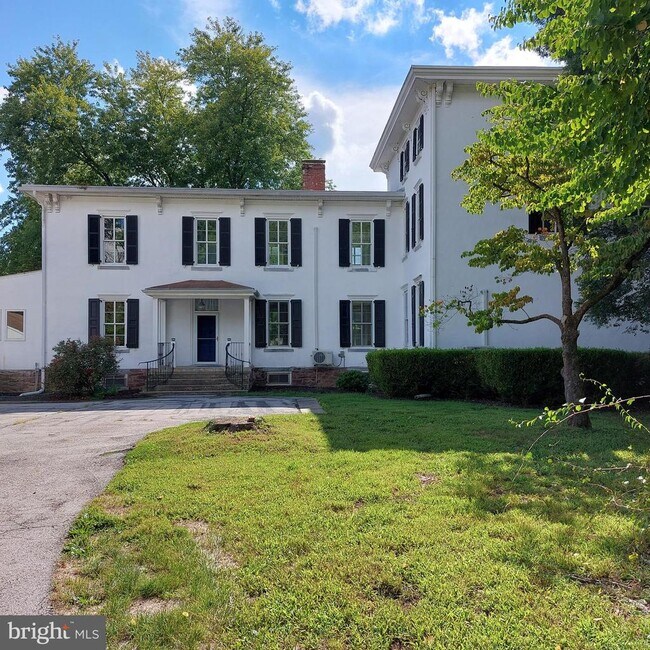 Building Photo - 1272 Pawlings Rd